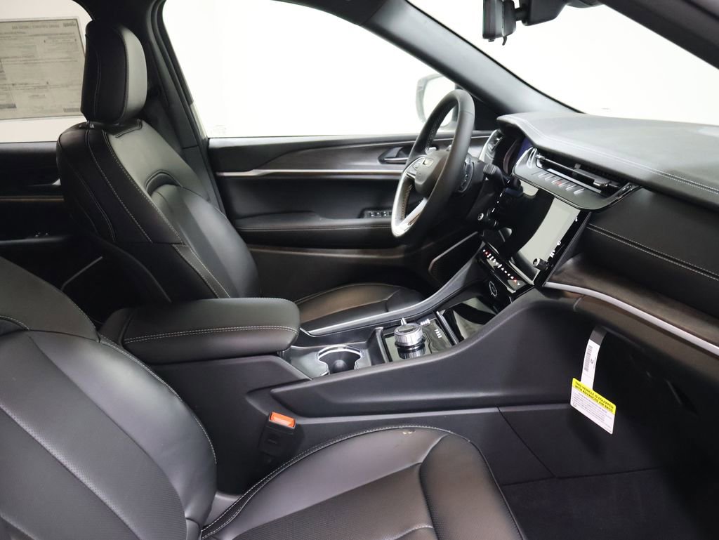 New 2026 Jeep Grand Cherokee Limited image 17