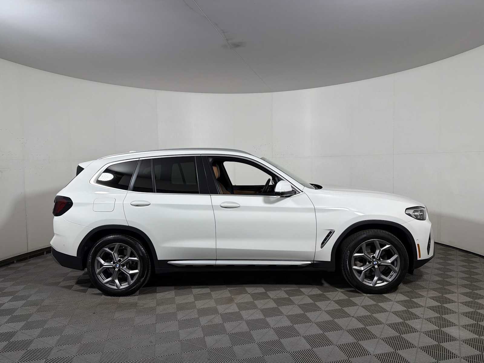 Used 2024 BMW X3 xDrive30i w/ Convenience Package AWD/4WD image 7
