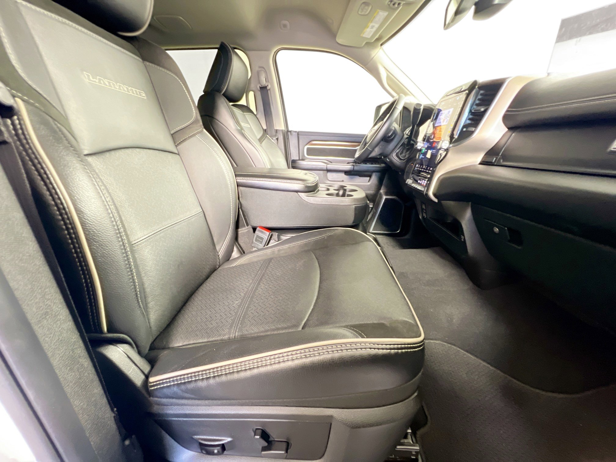 Used 2024 RAM 2500 Laramie image 31