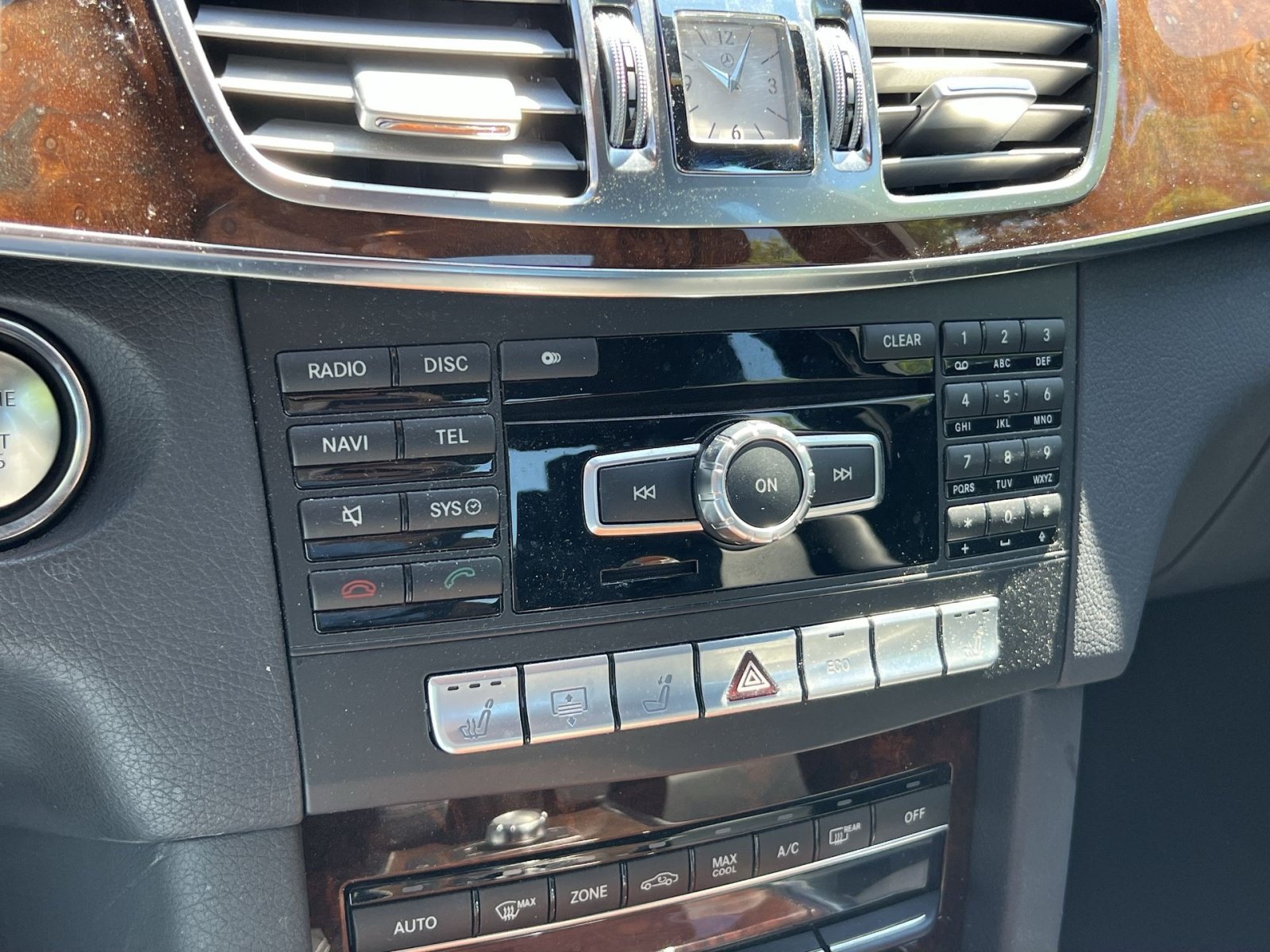 Used 2014 Mercedes-Benz E 350 4MATIC Sedan image 17
