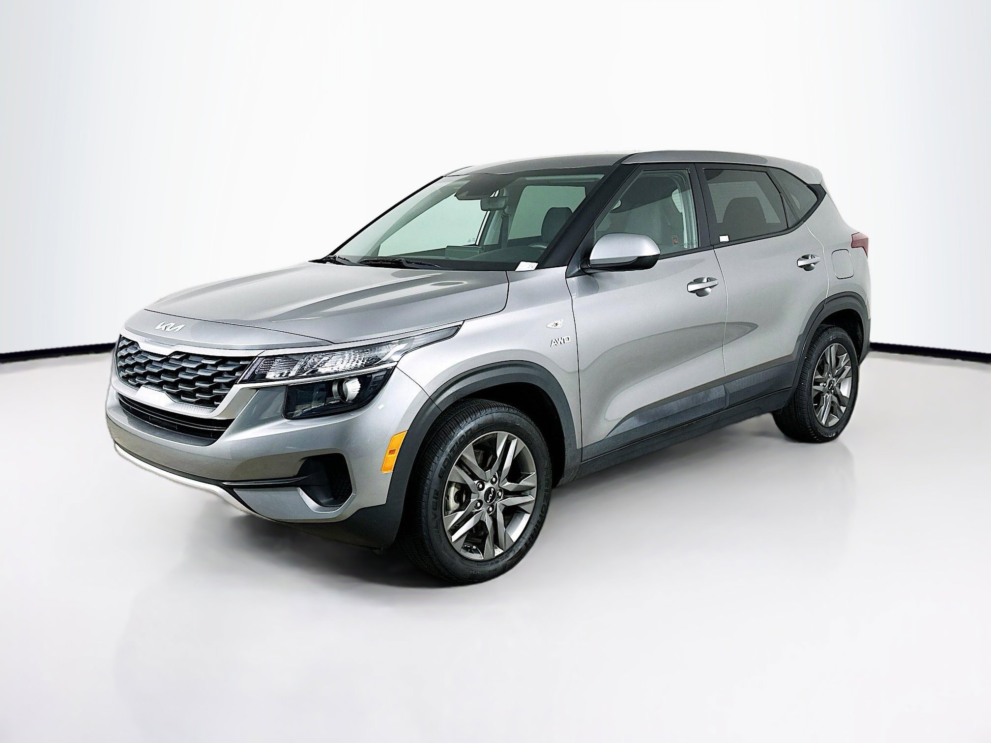 Used 2023 Kia Seltos LX image 3