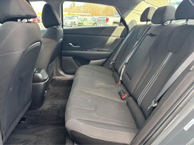 Used 2025 Hyundai Elantra SEL FWD image 30