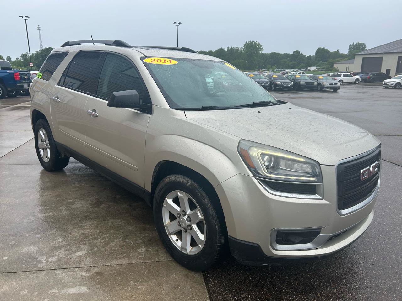 Used 2014 GMC Acadia SLE FWD image 3