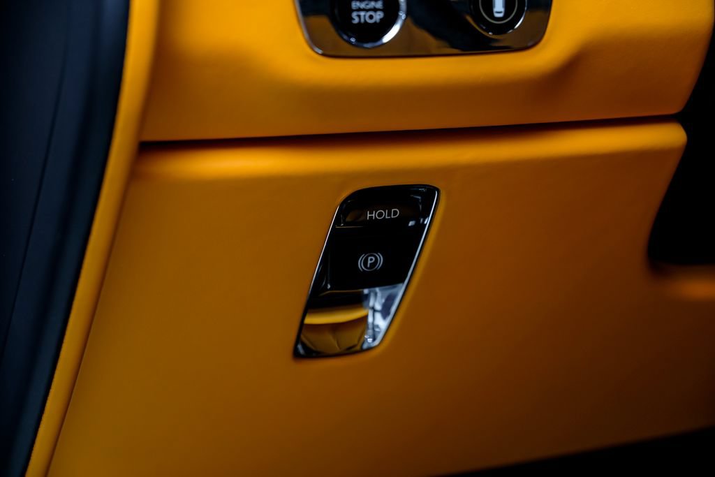 Used 2022 Rolls-Royce Cullinan AWD/4WD image 38
