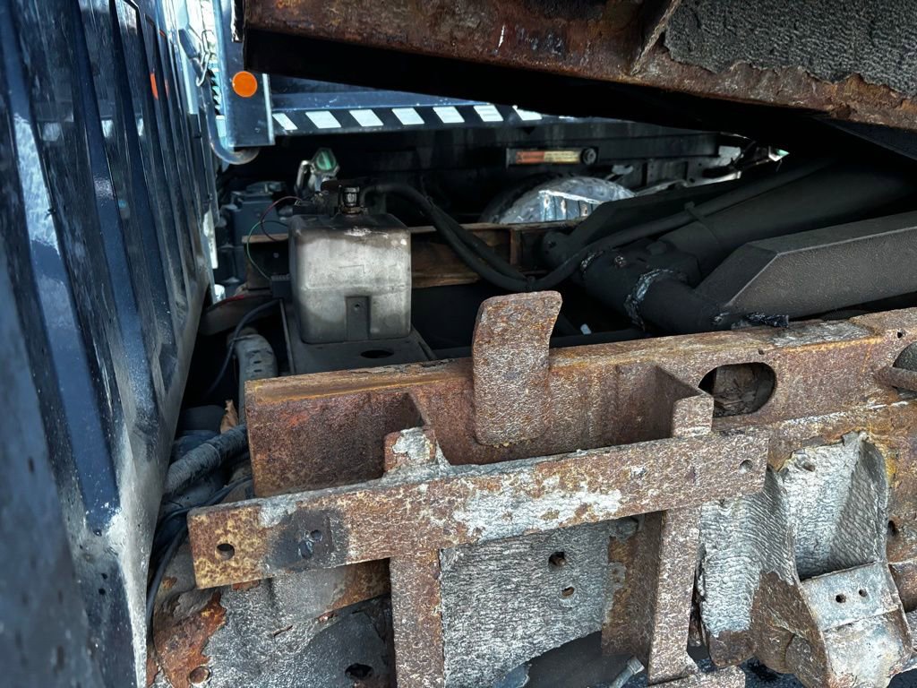 Used 2007 GMC Sierra 3500 SL w/ Heavy-Duty Power Package image 30