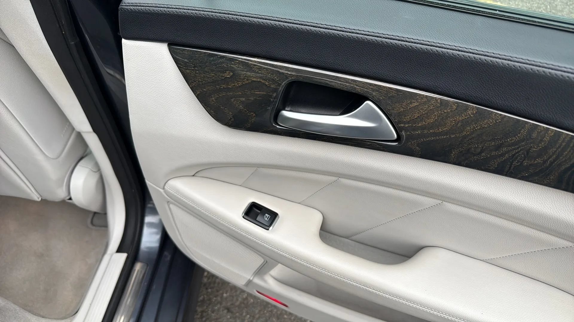 Used 2015 Mercedes-Benz CLS 400 image 13