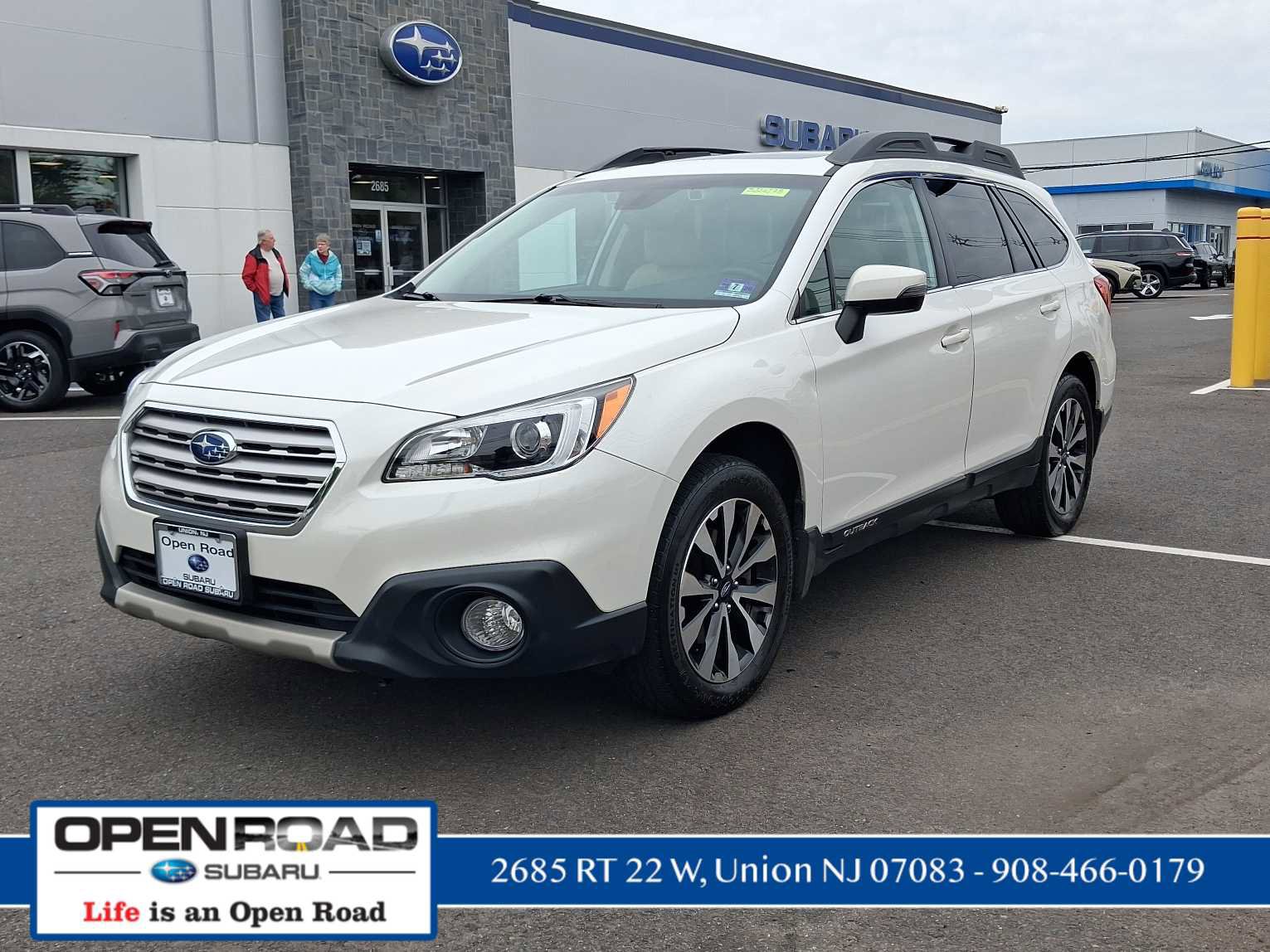Used 2017 Subaru Outback 2.5i Limited AWD/4WD image 2