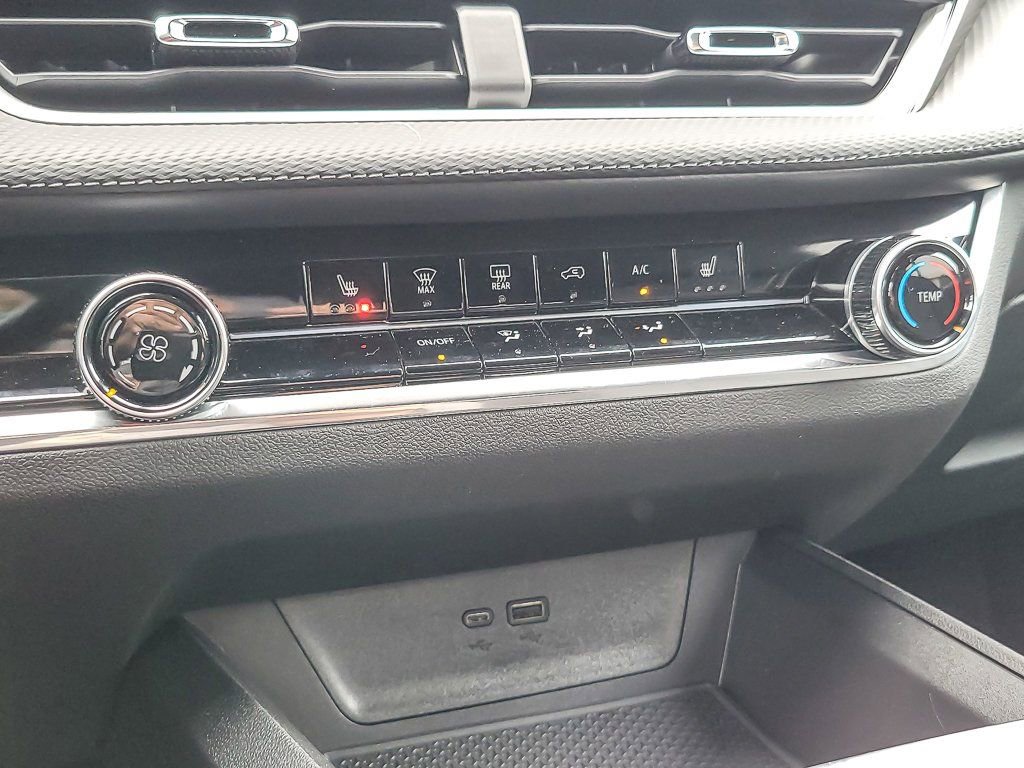 Certified 2025 Chevrolet Equinox LT w/ Safety and Technology Package image 14