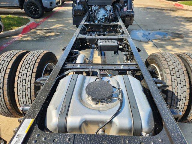 New 2025 Chevrolet Low Cab Forward image 32