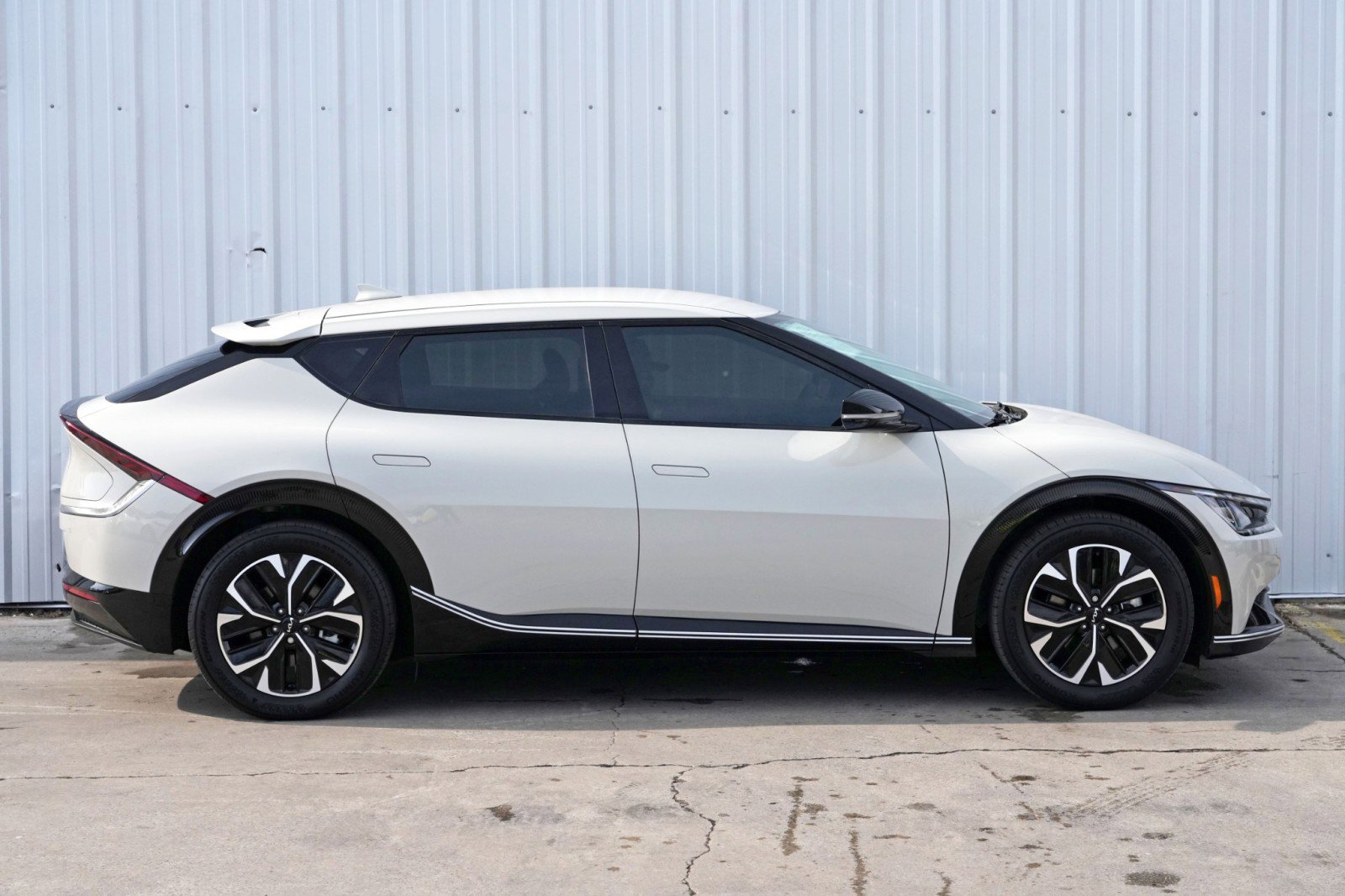 Used 2022 Kia EV6 Wind image 52