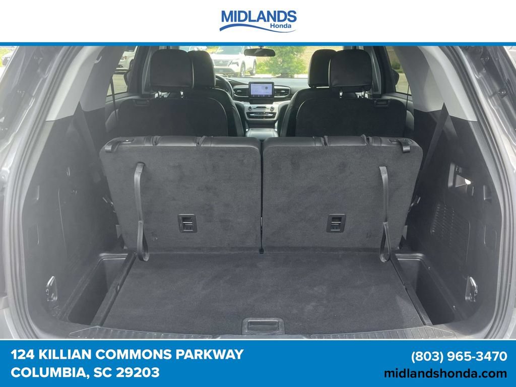 Used 2023 Ford Explorer XLT w/ Equipment Group 202A RWD image 9