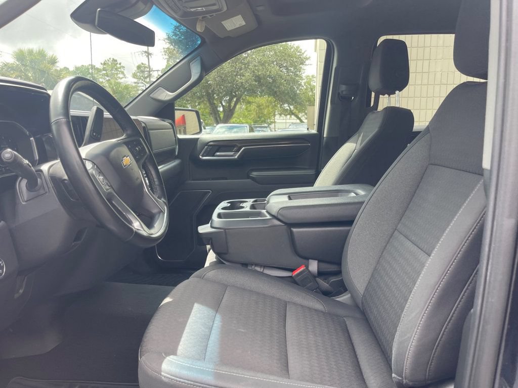 Used 2025 Chevrolet Silverado 1500 LT RWD image 11