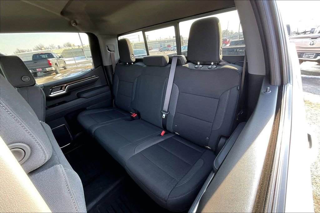 Used 2025 Chevrolet Silverado 1500 LT image 36