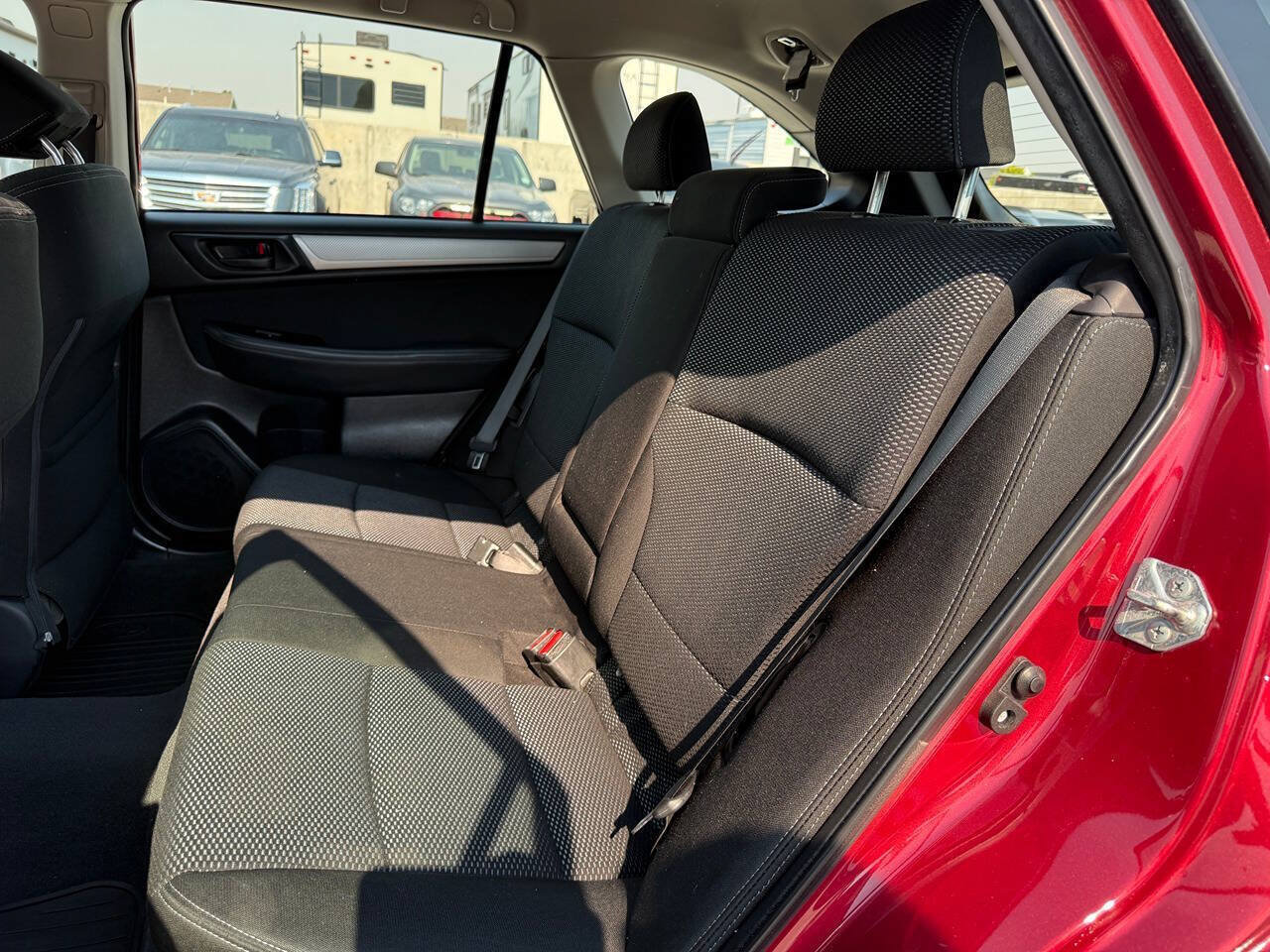 Used 2018 Subaru Outback 2.5i AWD/4WD image 17