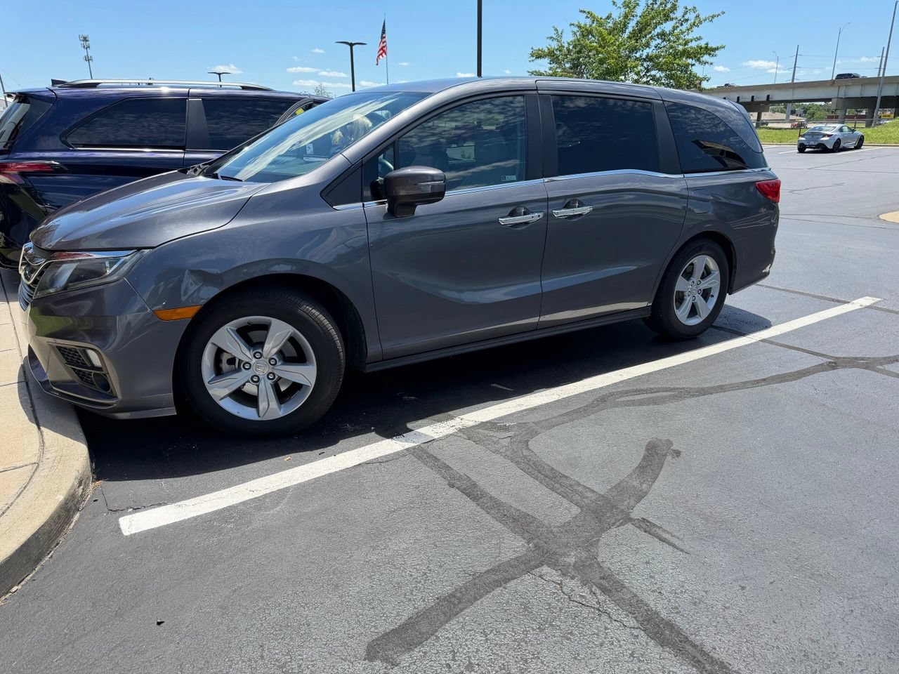 Used 2020 Honda Odyssey EX-L image 1