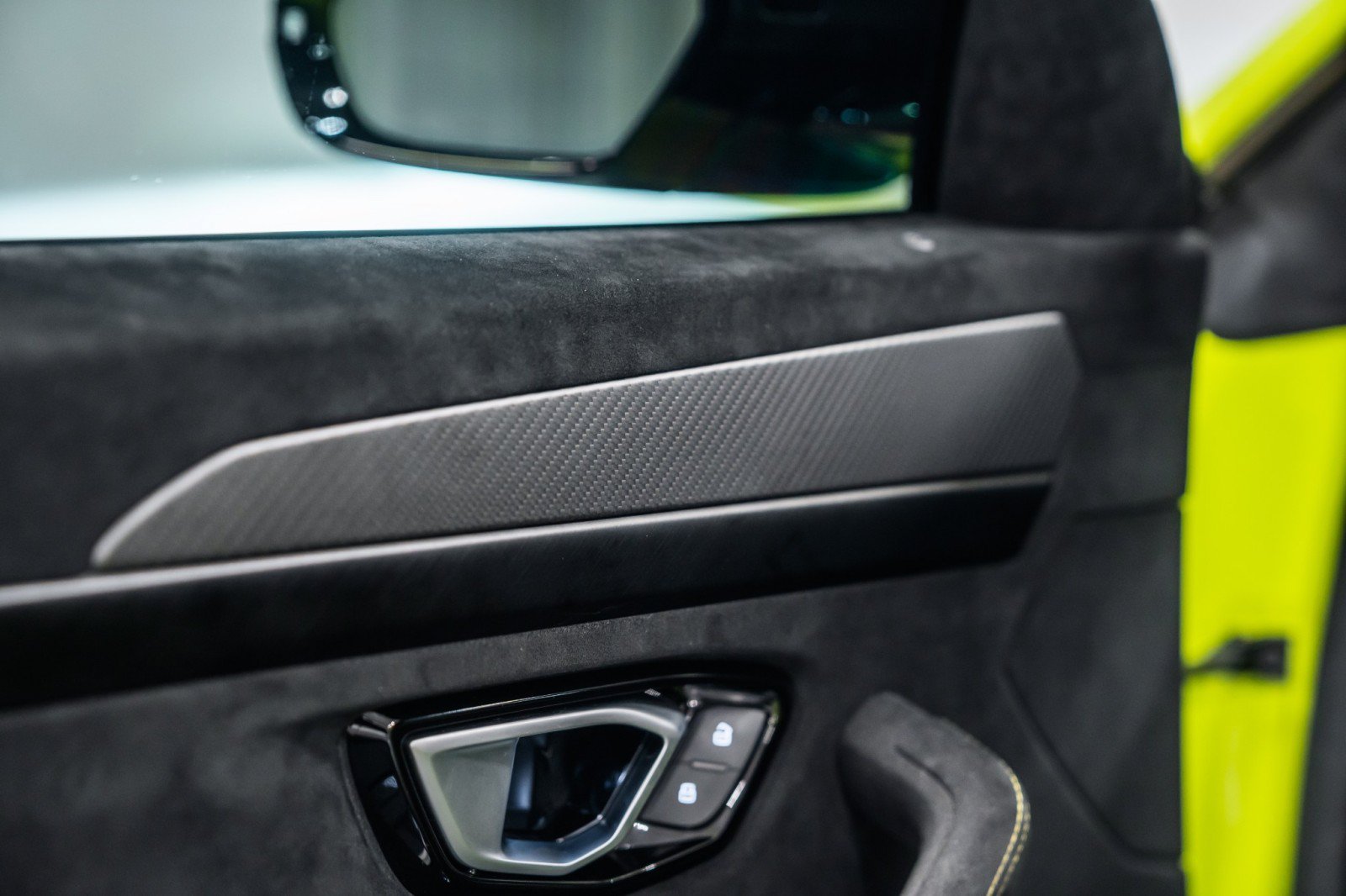 Used 2024 Lamborghini Urus Performante AWD/4WD image 18