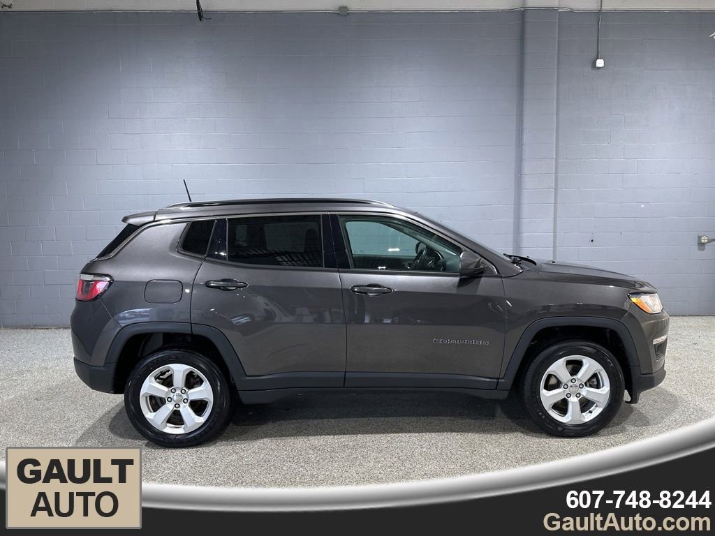Used 2019 Jeep Compass Latitude image 2