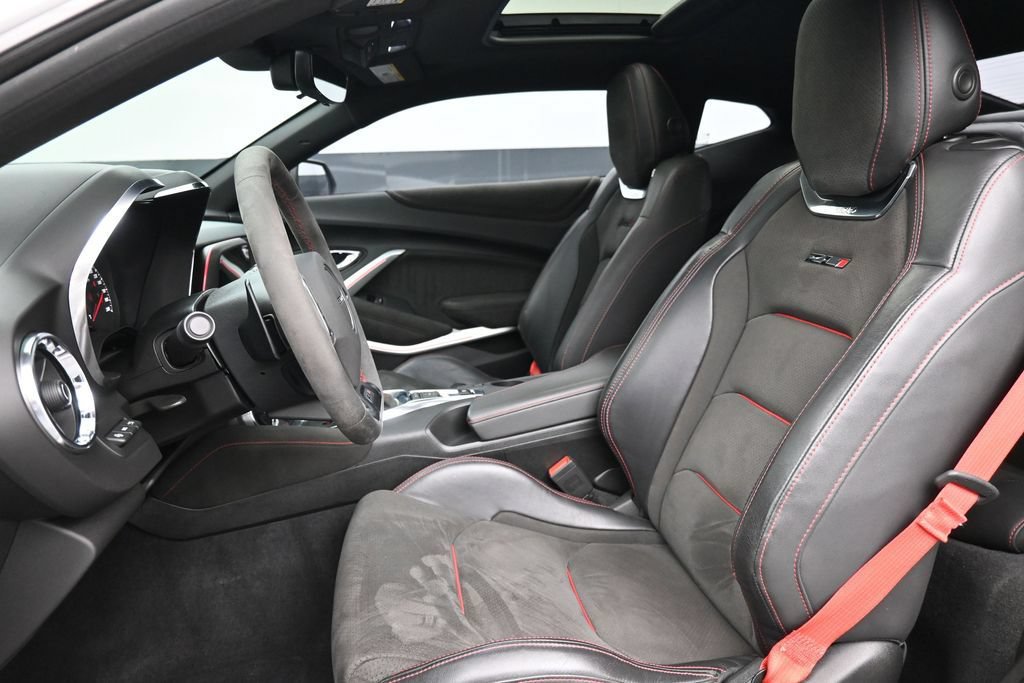 Used 2019 Chevrolet Camaro ZL1 RWD image 10