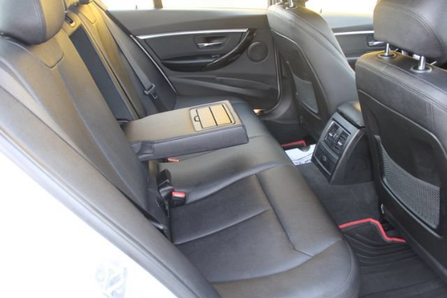 Used 2018 BMW 330i Sedan w/ Convenience Package RWD image 11