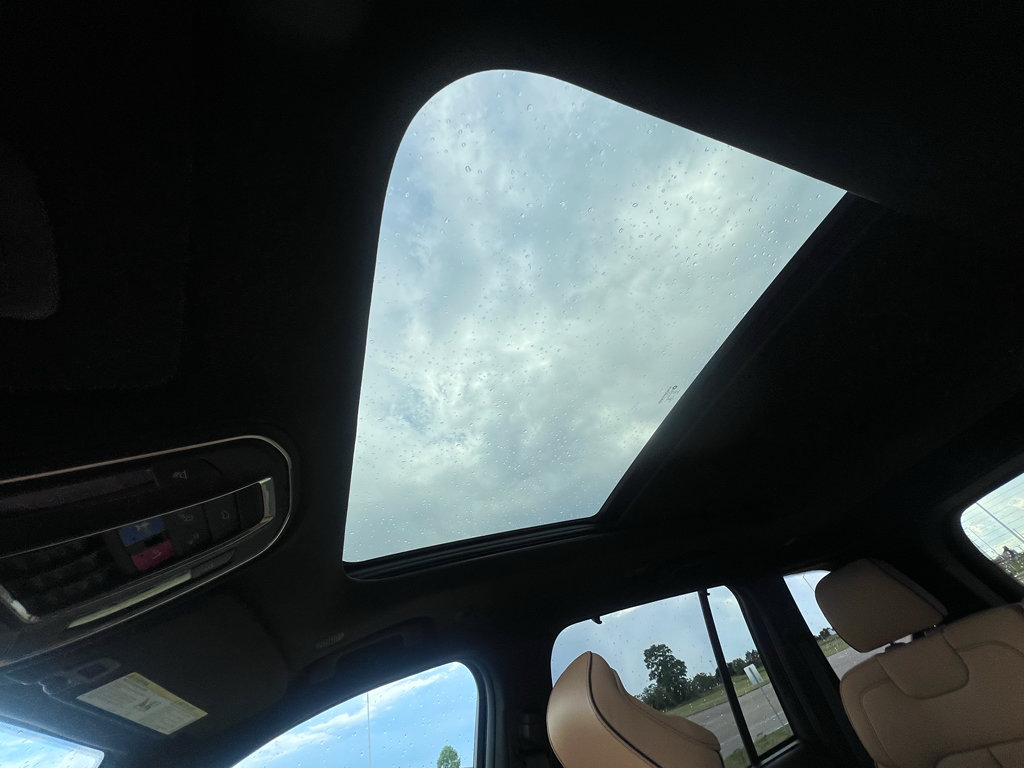 New 2026 Jeep Grand Cherokee Summit w/ Obsidian Package AWD/4WD image 26