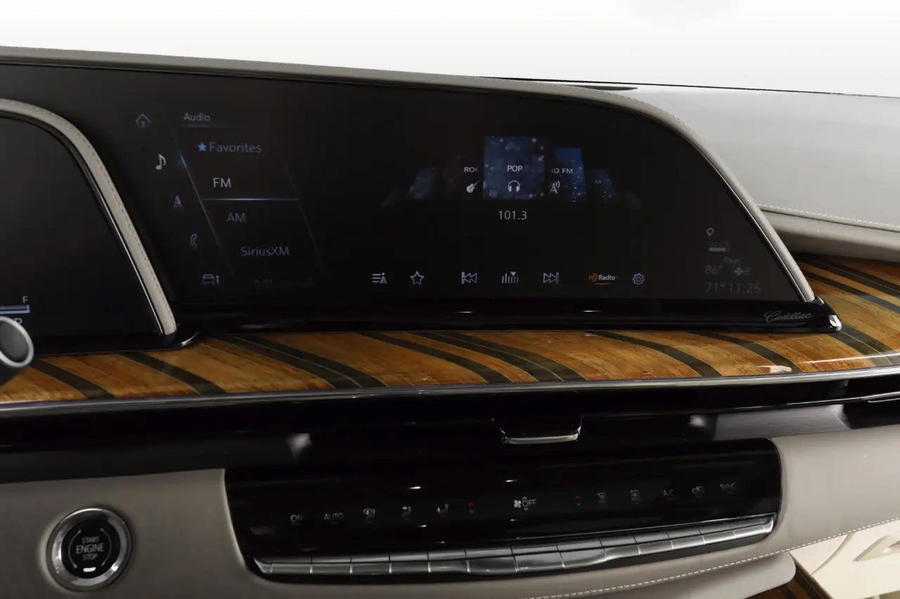 Used 2023 Cadillac Escalade Sport Platinum w/ LPO, ONYX Package AWD/4WD image 29