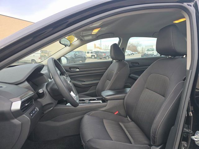 Used 2024 Nissan Altima 2.5 SV image 12