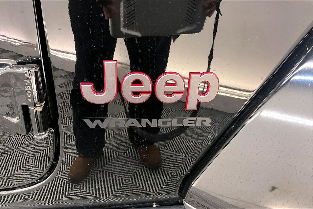 Used 2022 Jeep Wrangler Rubicon w/ Cold Weather Group AWD/4WD image 30