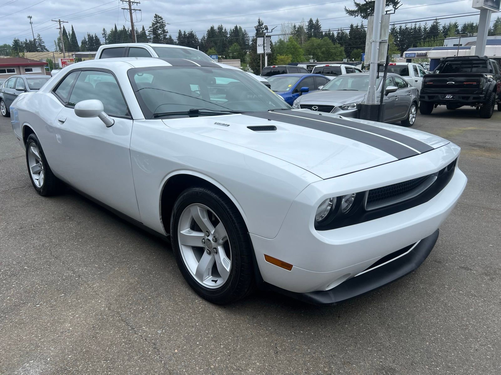 Used 2012 Dodge Challenger R/T RWD image 6