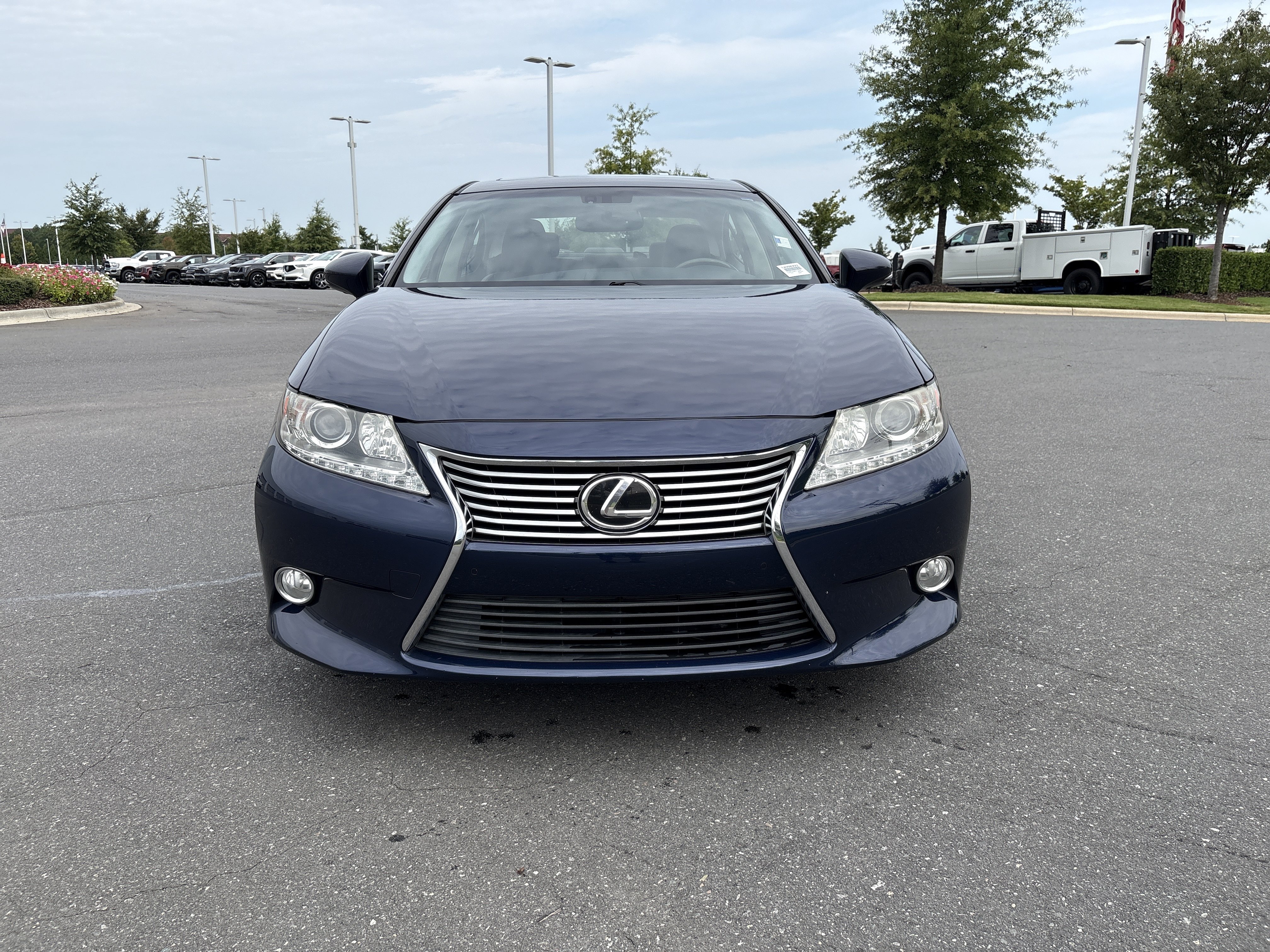 Used 2015 Lexus ES 350 w/ Premium Package FWD image 3