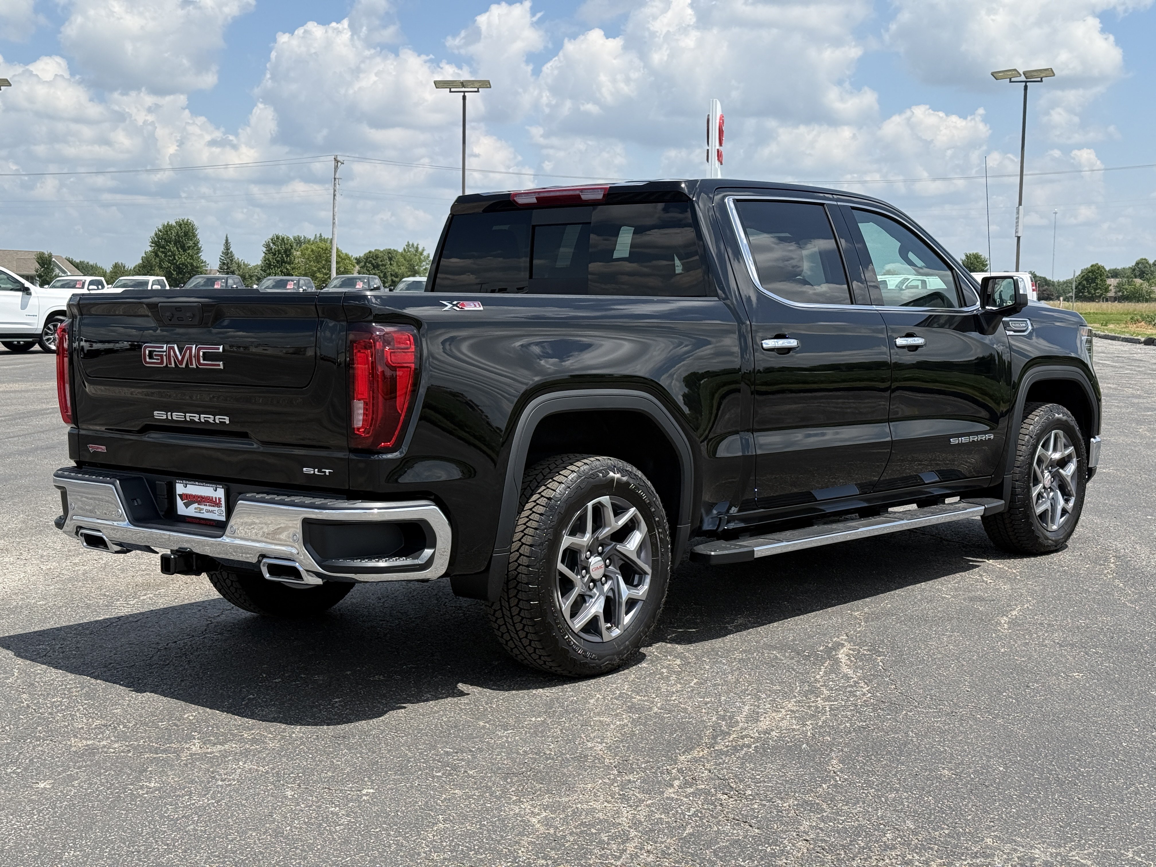 New 2026 GMC Sierra 1500 SLT w/ SLT Premium Plus Package AWD/4WD image 5