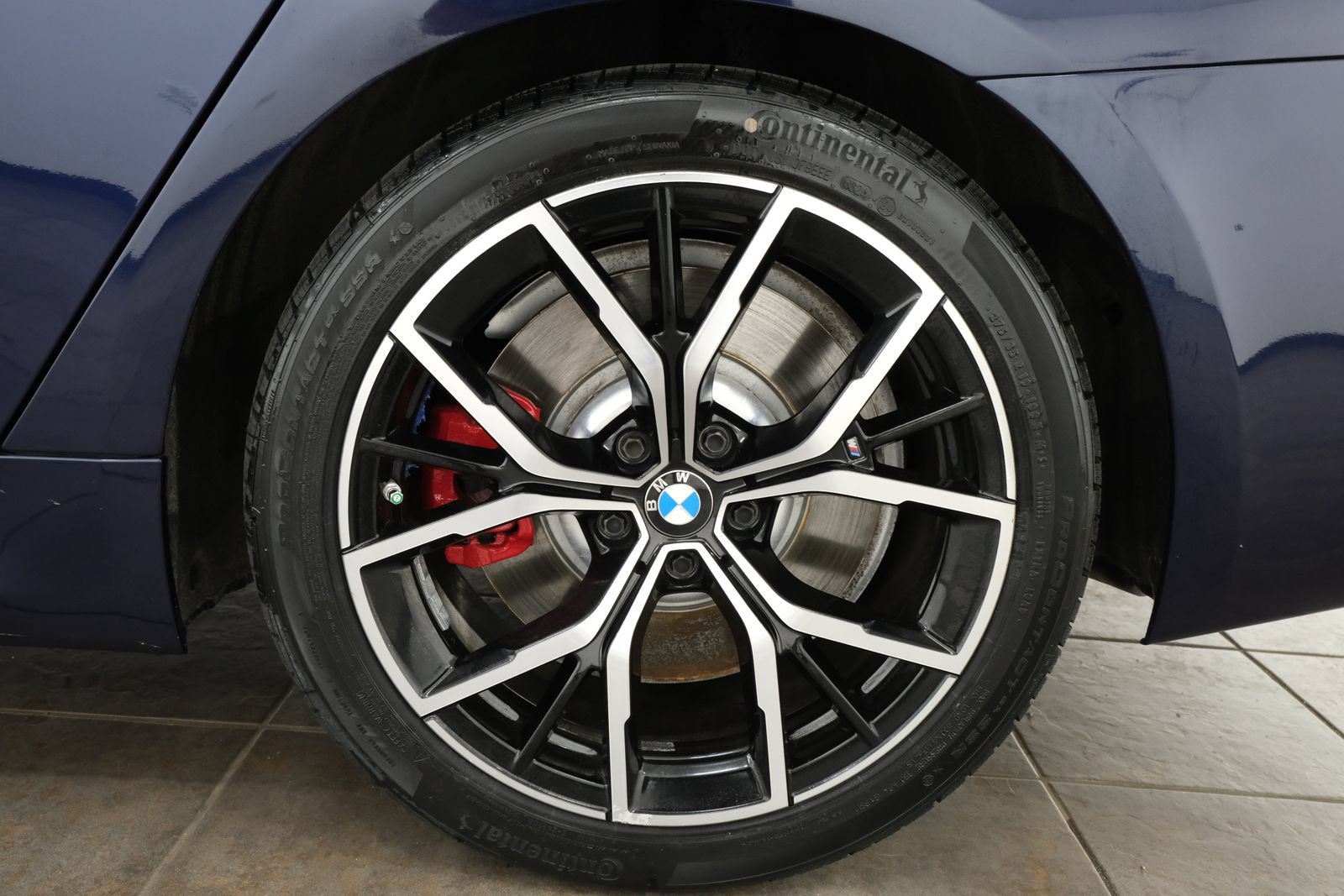 Used 2023 BMW M550i xDrive w/ Executive Package AWD/4WD image 36