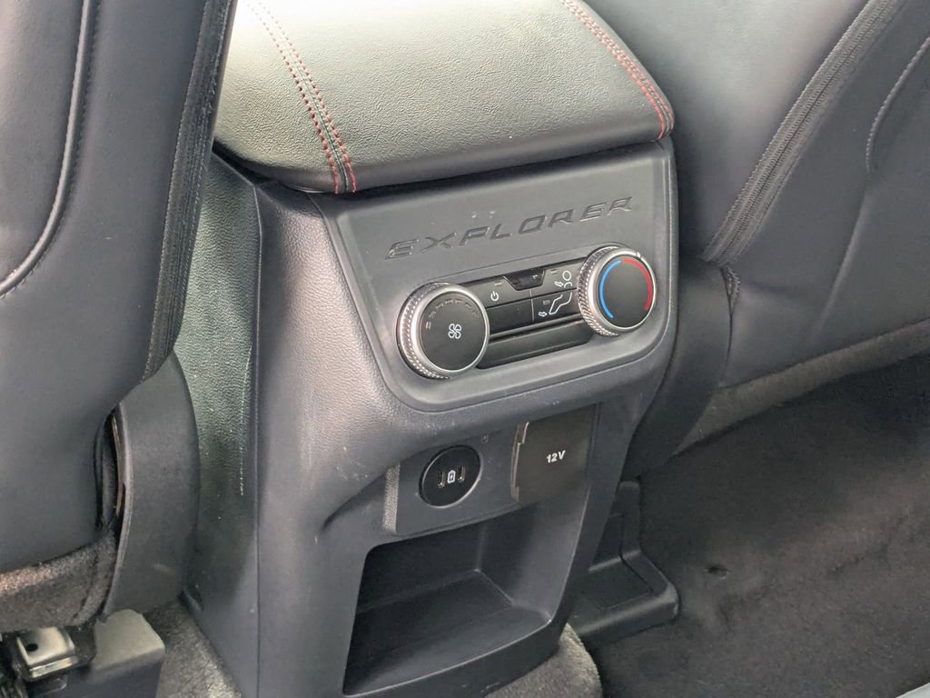 Used 2025 Ford Explorer ST-Line w/ ST-Line Street Pack image 27