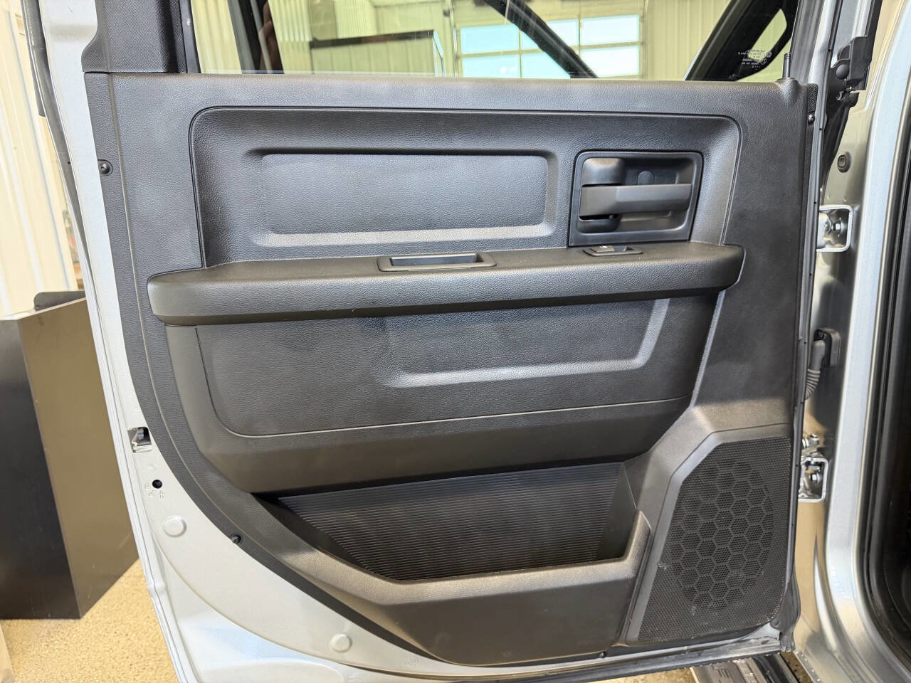 Used 2022 RAM 2500 Tradesman w/ Chrome Appearance Group AWD/4WD image 33