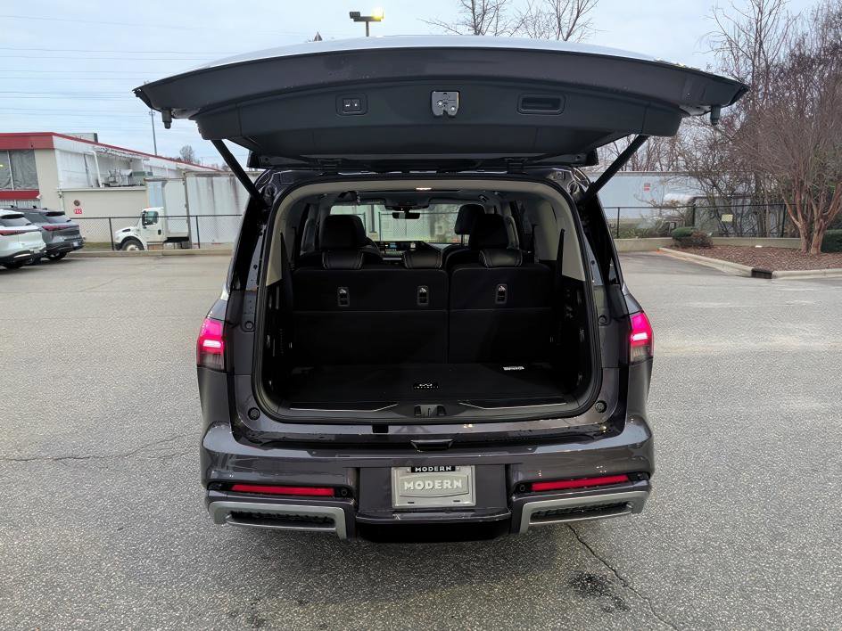 New 2026 INFINITI QX80 Luxe w/ Cargo Package image 24