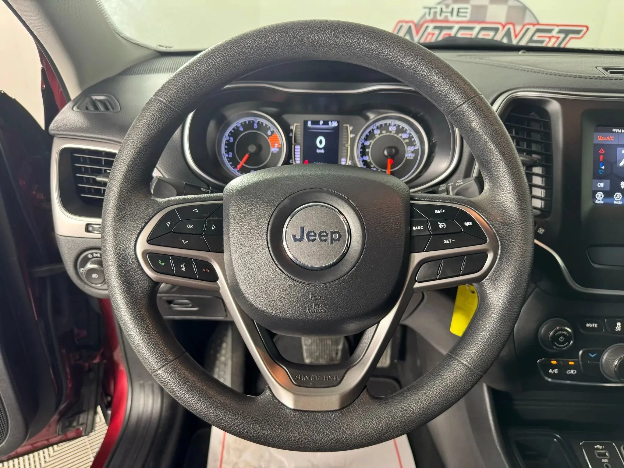 Used 2019 Jeep Cherokee Latitude w/ Popular Appearance Group FWD image 13