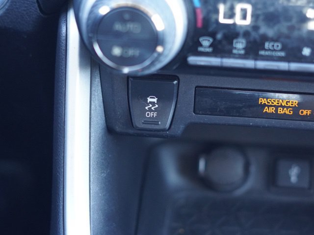 Used 2021 Toyota RAV4 XLE Premium w/ Carpet Mat Package (TMS) FWD image 27