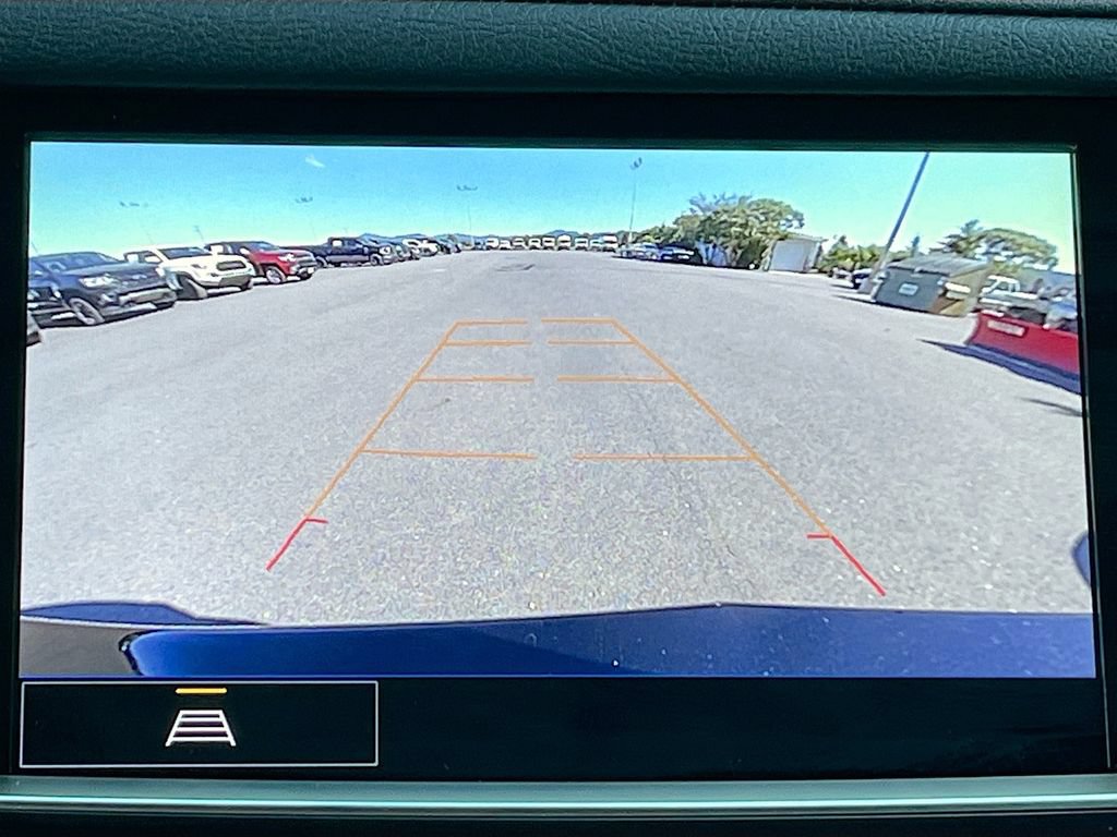 Used 2025 Cadillac XT5 Luxury w/ LPO, Floor Liner Package AWD/4WD image 14