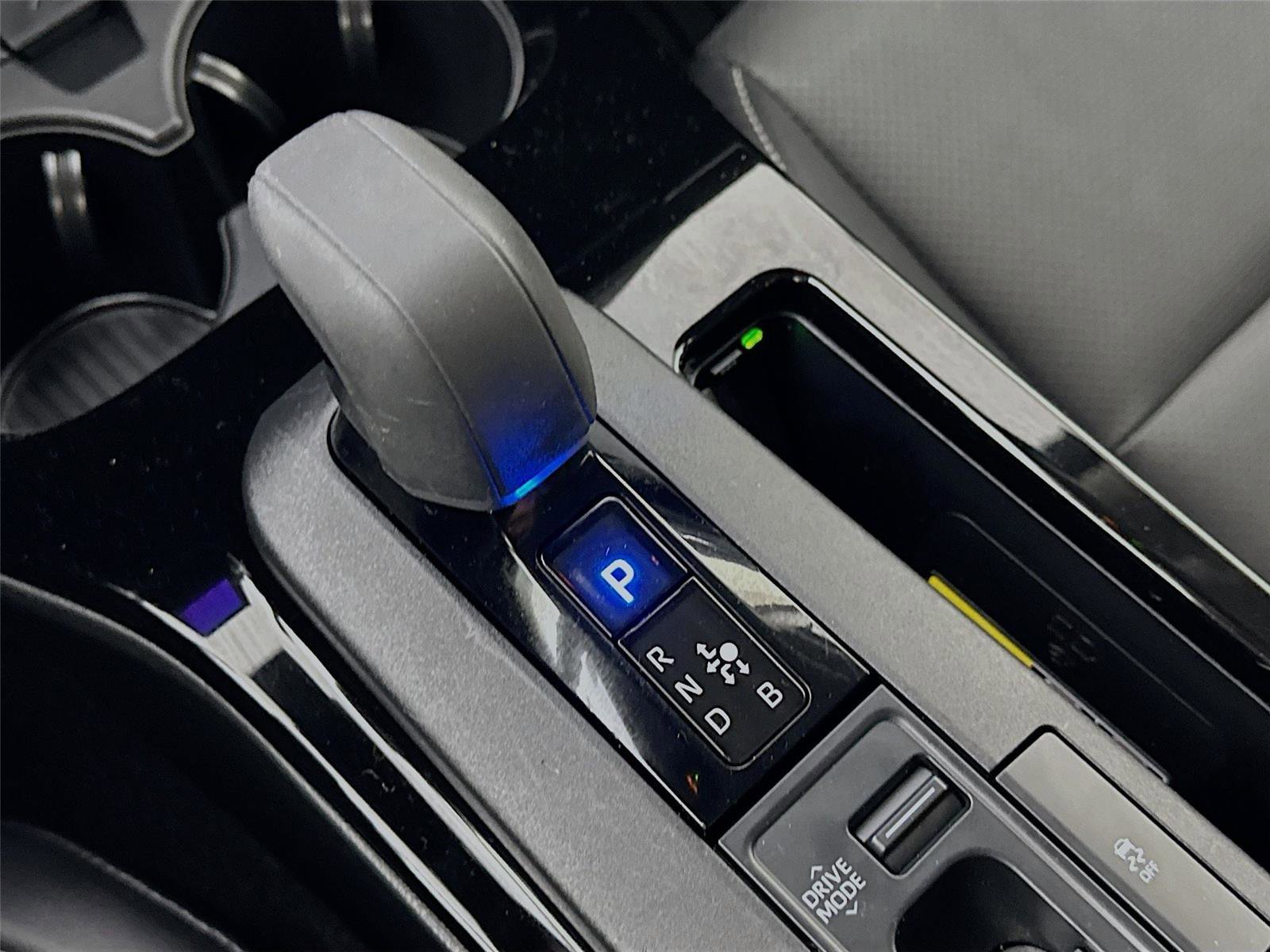 Used 2023 Toyota Prius XLE image 17