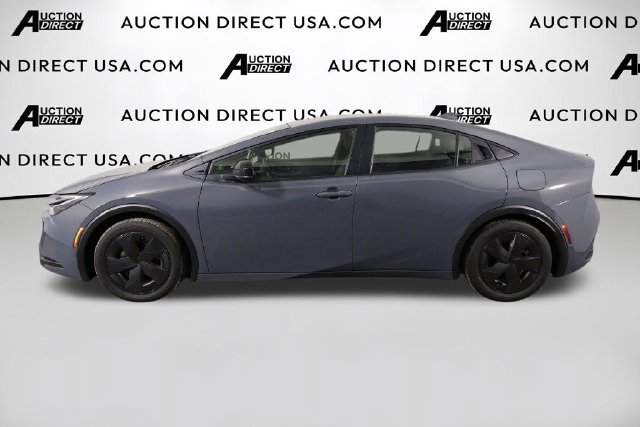 Used 2025 Toyota Prius LE FWD image 6