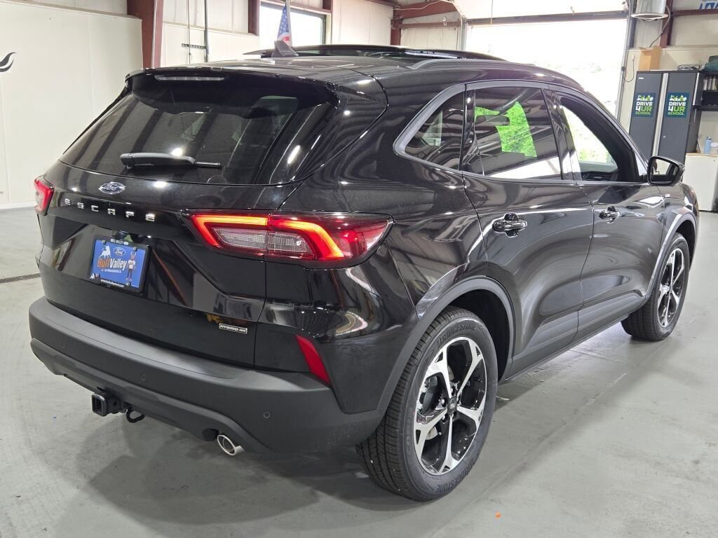 New 2025 Ford Escape ST-Line Elite w/ Tech Pack #2 image 14