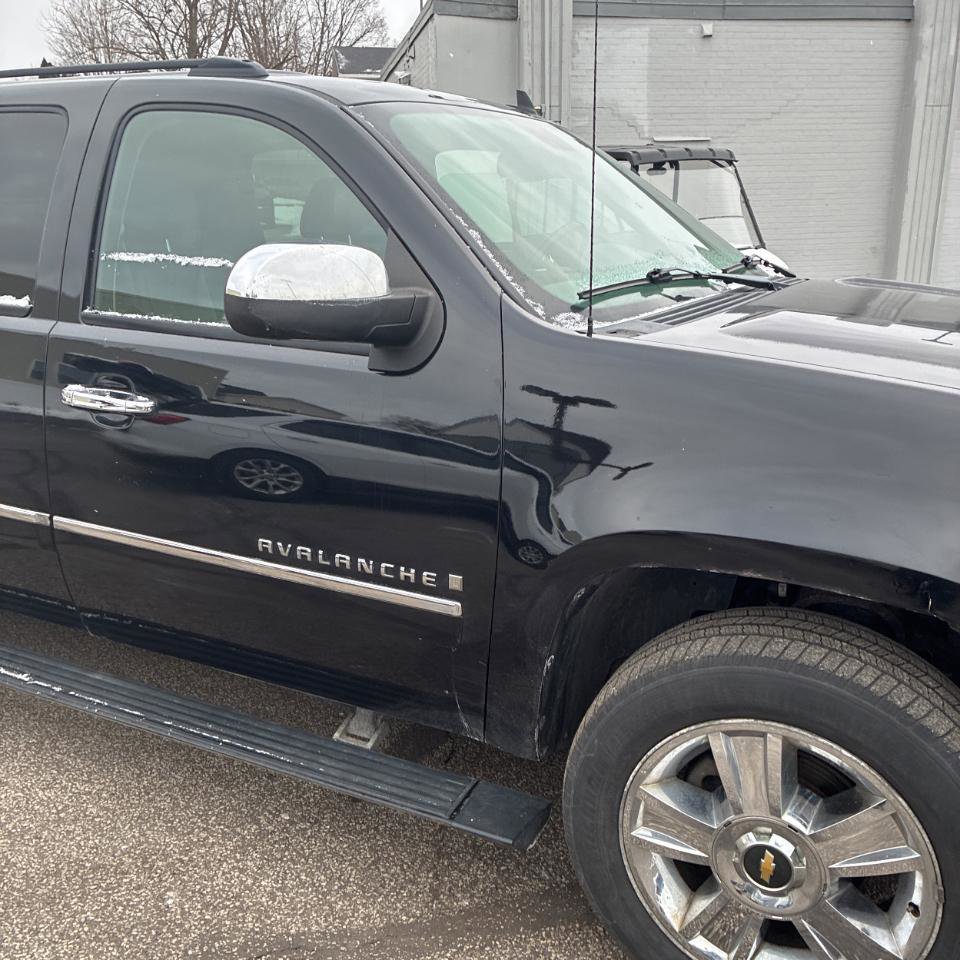 Used 2009 Chevrolet Avalanche LTZ image 5