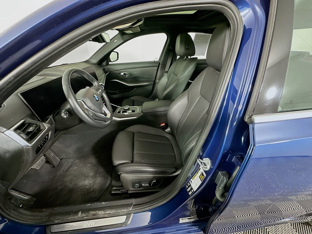 Used 2024 BMW 330i xDrive Sedan w/ Premium Package image 28