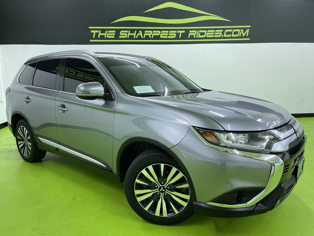 Used 2020 Mitsubishi Outlander SE image 1