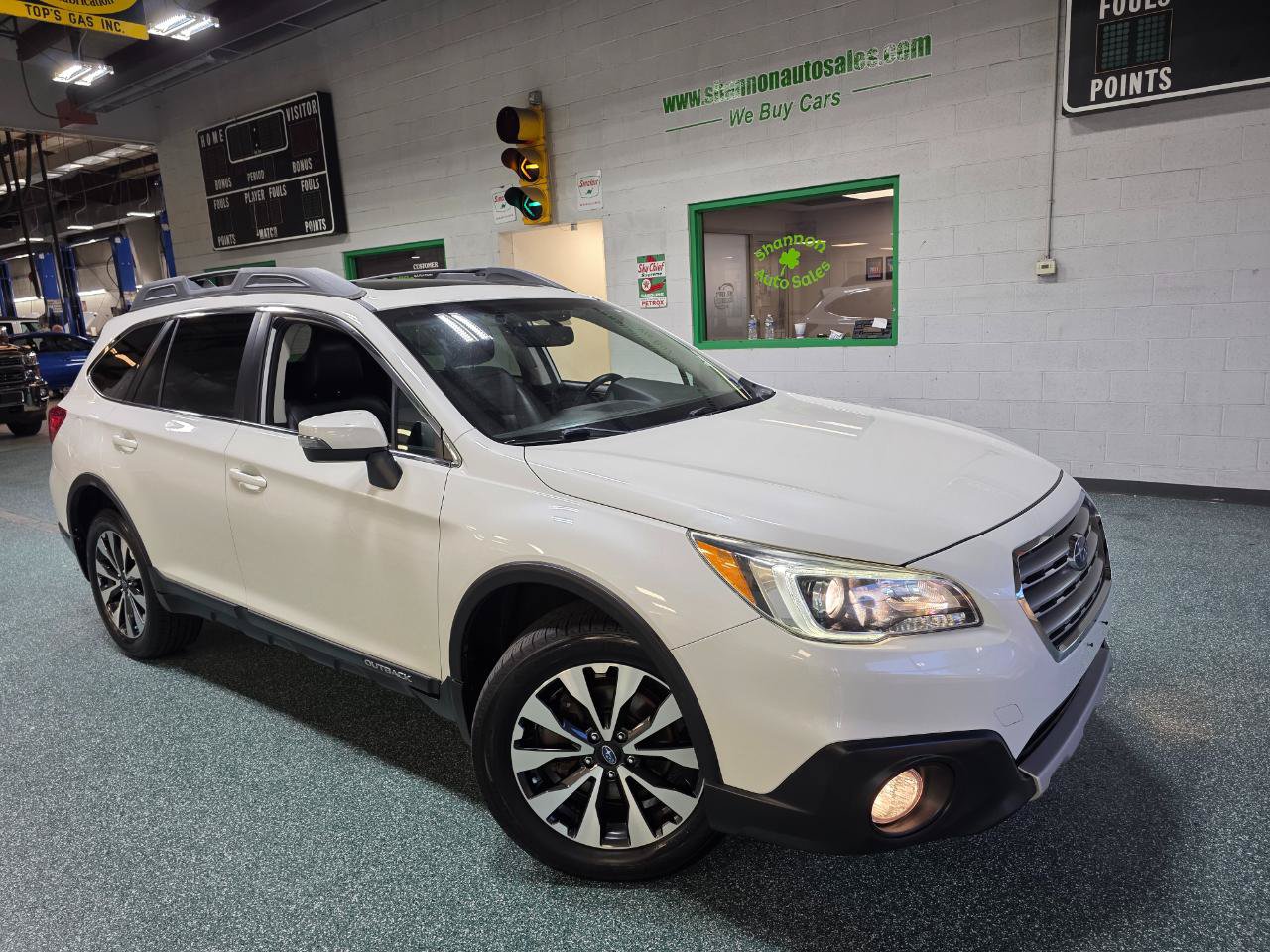 Used 2016 Subaru Outback 2.5i Limited AWD/4WD image 14
