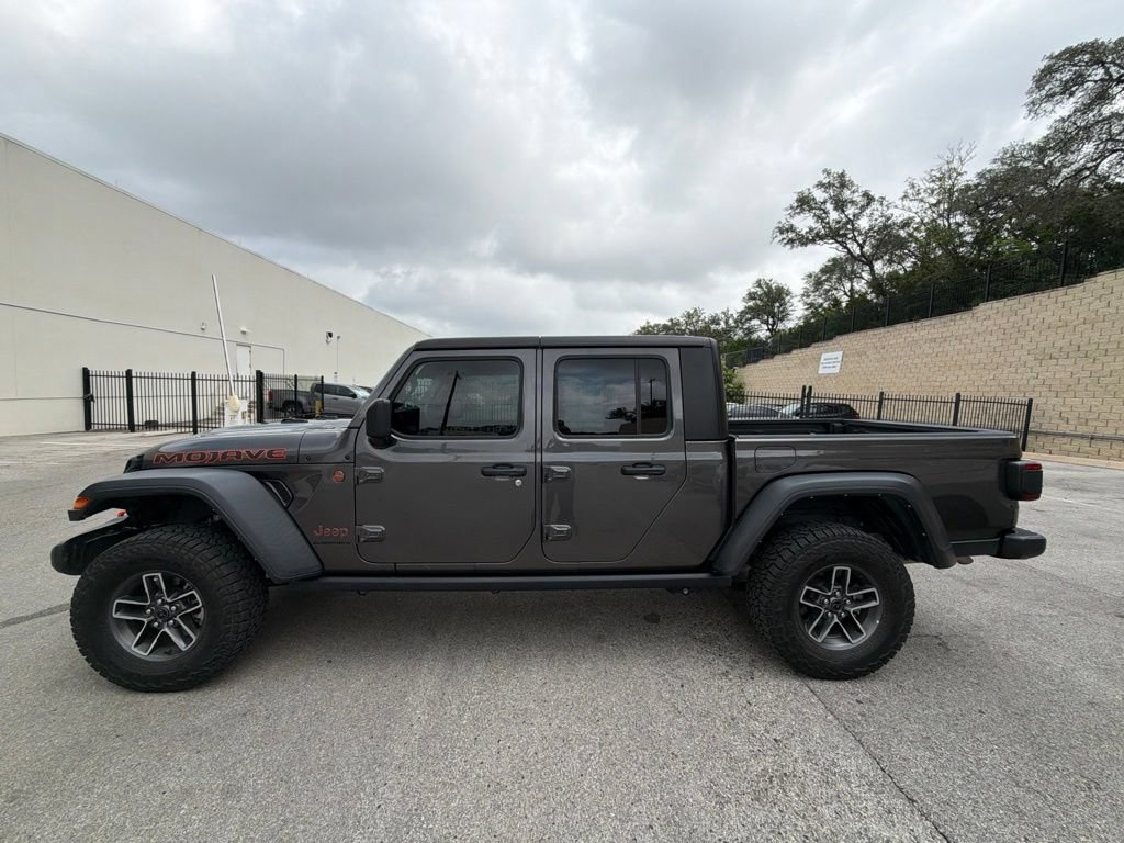 Used 2024 Jeep Gladiator Mojave w/ Convenience Group AWD/4WD image 2
