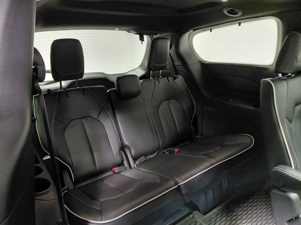 Used 2025 Chrysler Pacifica Limited w/ Trailer Tow Group AWD/4WD image 26