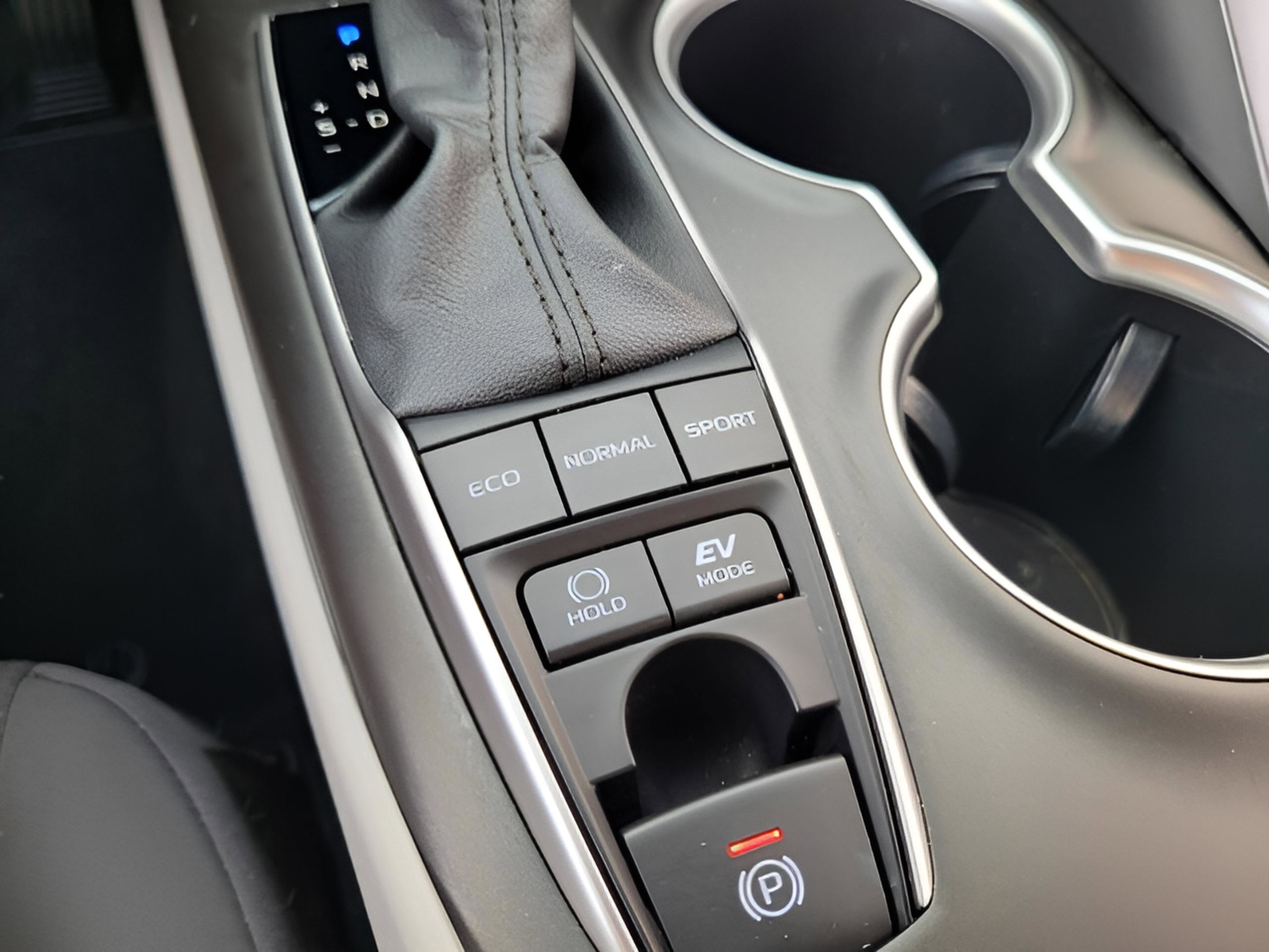 Certified 2023 Toyota Camry LE image 28