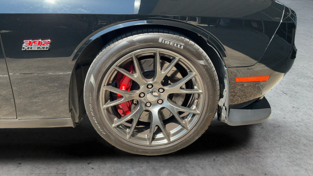 Used 2015 Dodge Challenger SRT w/ Technology Group RWD image 20