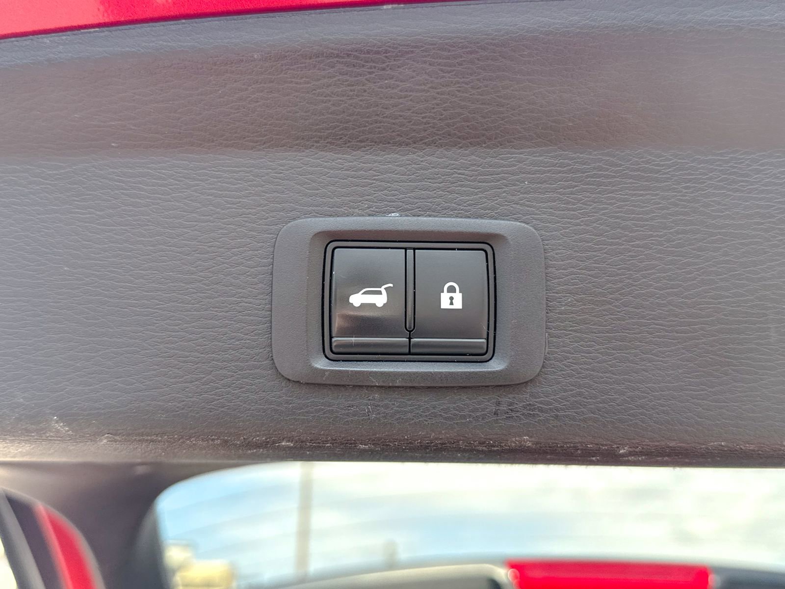 Used 2025 Mitsubishi Outlander SE image 16