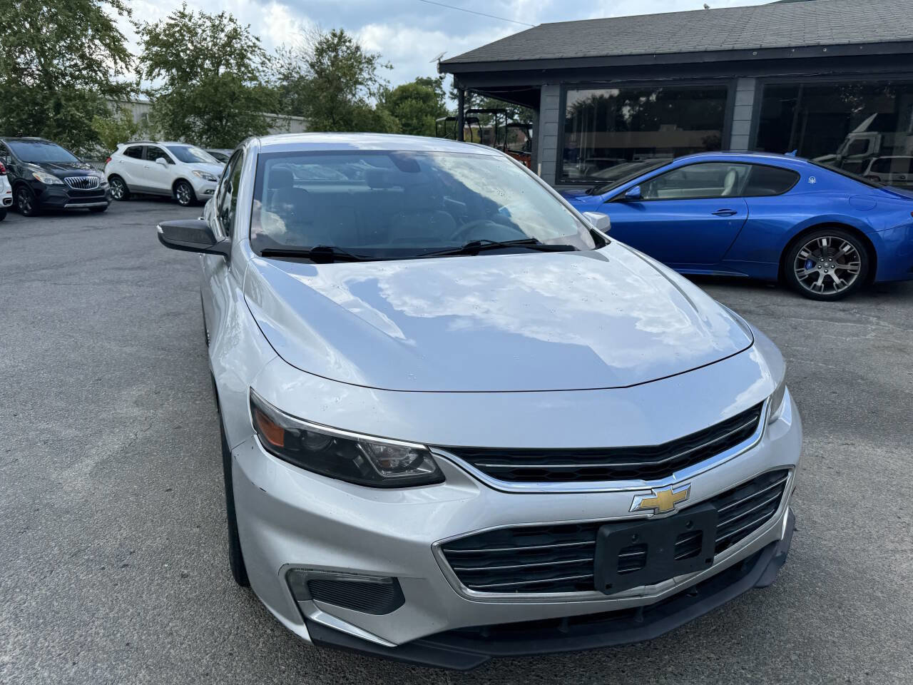 Used 2018 Chevrolet Malibu LT image 16